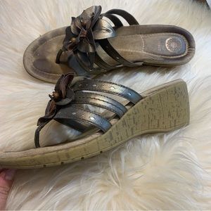 Thong sandals wedge heel soft footbed